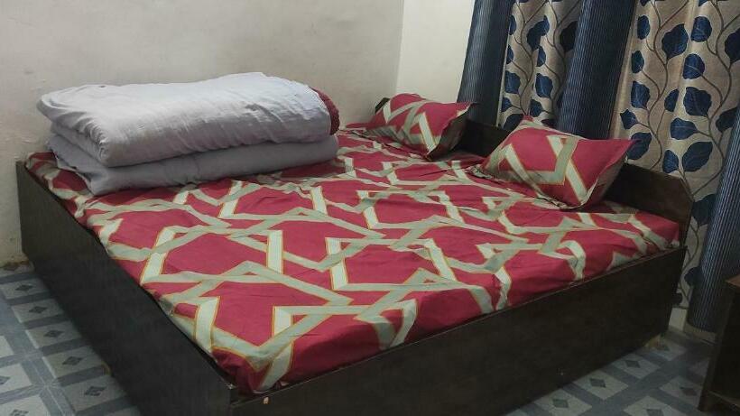 호텔 Bajwal Tourish Lodge