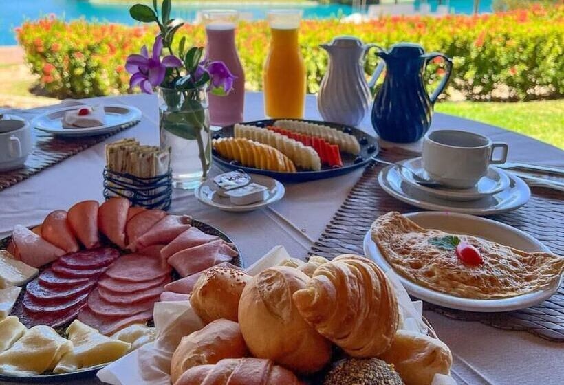 هتل Dom Pedro Laguna Beach Resort & Golf