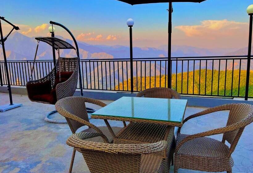 Отель Pinerock & Cafe, Mussoorie   Mountain View Luxury Rooms With Open Rooftop Cafe