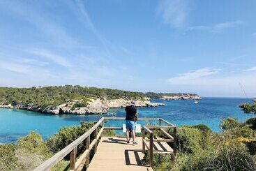 پانسیون Hostal Cala Llombards