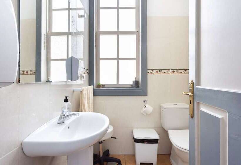 Wanderlust Hostel