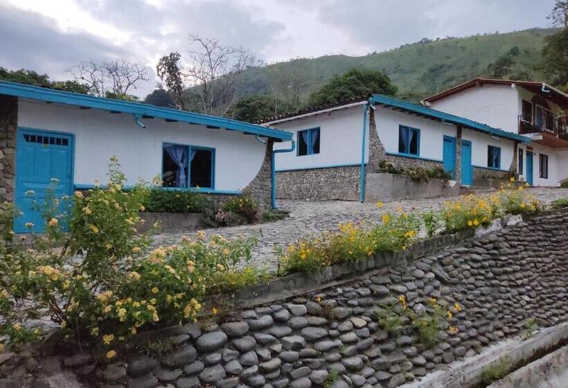 בית מלון כפרי Hosteria Puerta Del Nus