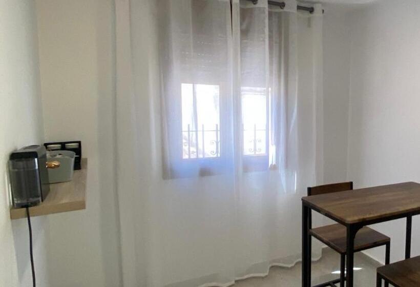 پانسیون Suites Benalup Centro