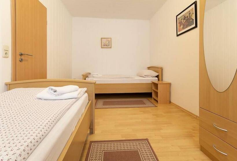 هتل Feriendorf Slawitsch