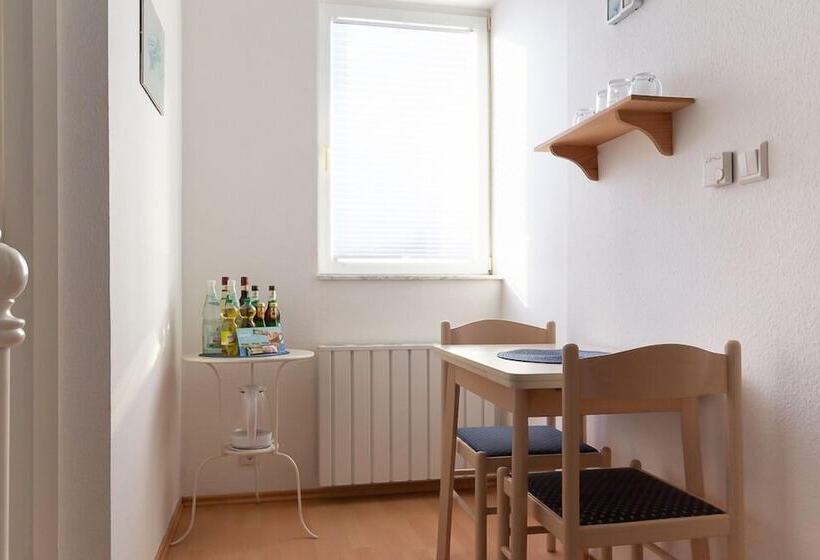 ホテル Feriendorf Slawitsch