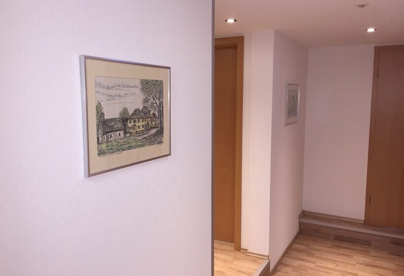 هتل Pension Im Wirtshaus Himberg