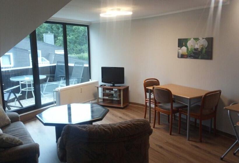Отель Pension Strohm Im Lieth Café