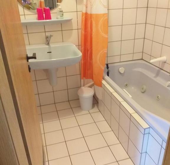 ホテル Uerziger Wuerzgarten