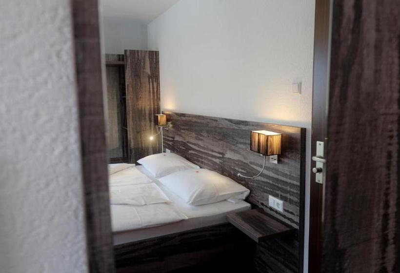 Stadthotel Miya