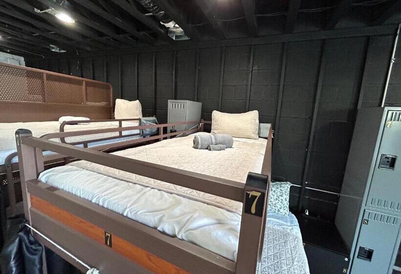 Stay 424 Hostel