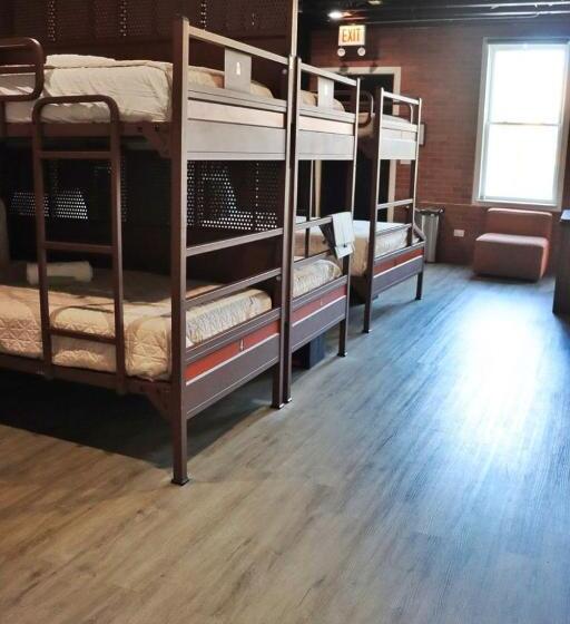 Stay 424 Hostel