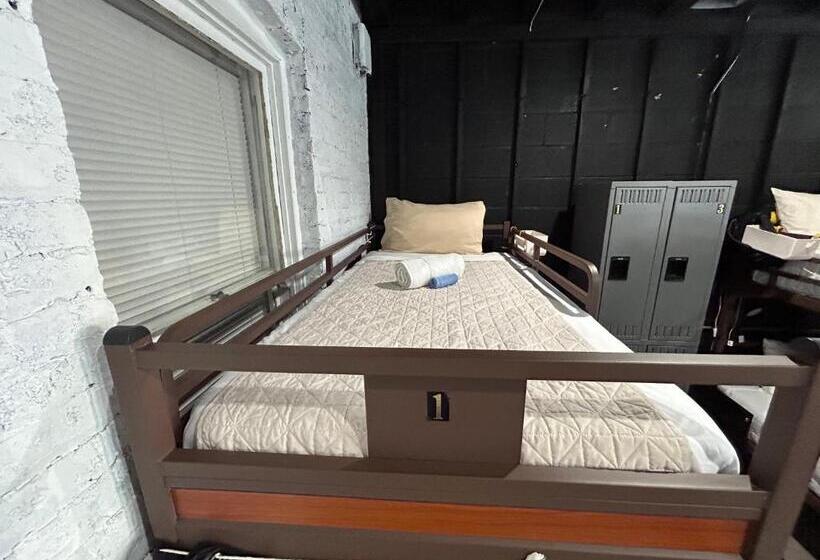 Stay 424 Hostel