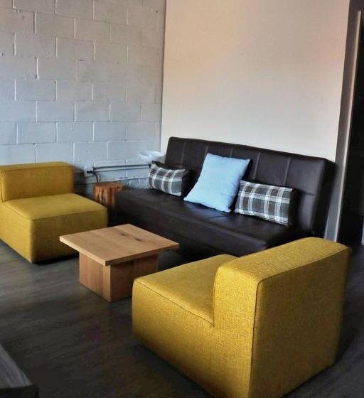 Stay 424 Hostel