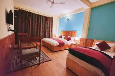 هتل Narayana Guest House