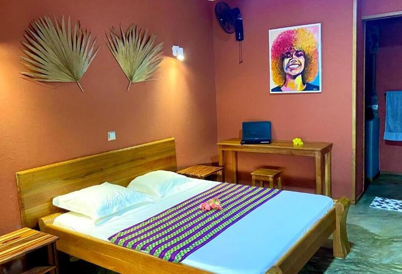 هتل Veronika Resort Nosy Komba