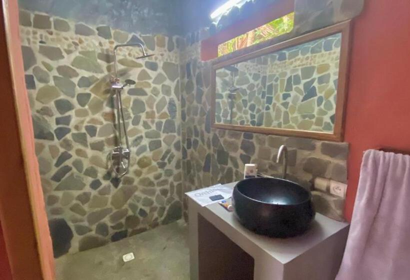 هتل Veronika Resort Nosy Komba