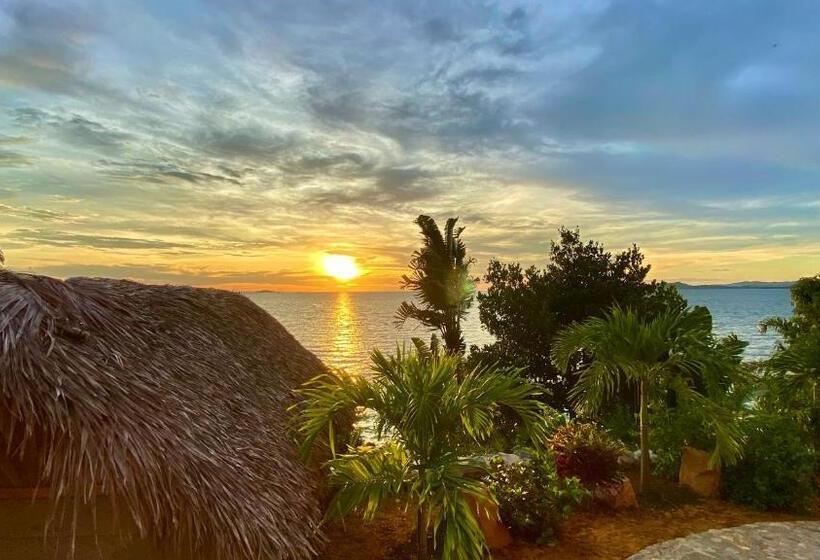 هتل Veronika Resort Nosy Komba
