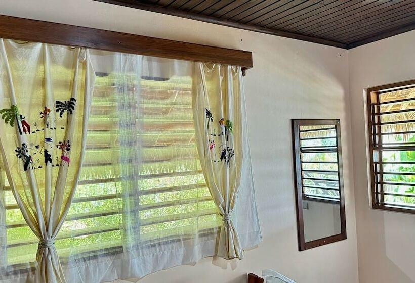 هتل Veronika Resort Nosy Komba