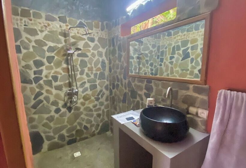 هتل Veronika Resort Nosy Komba