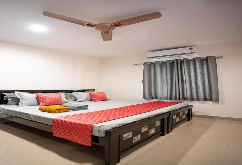 هتل Yellow Bells Signature Hitec City