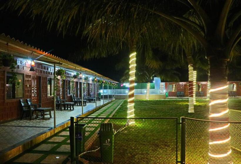 فندق Beach Village Resort