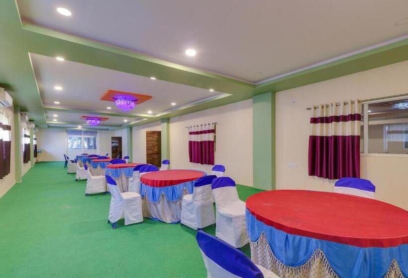 Отель Flagship Madhava Function Hall