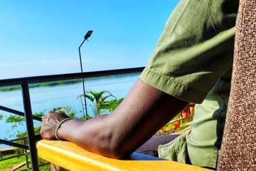 هتل Gipir And Labongo Safari Lodge Ltd