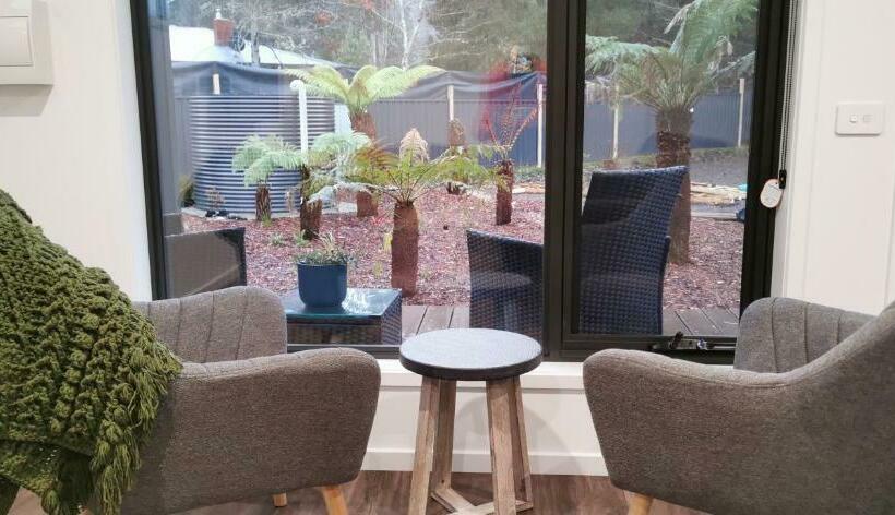 Отель Mt Field Retreat