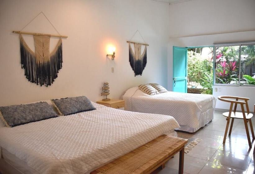 تختخواب و صبحانه Refugio Surf Lodge