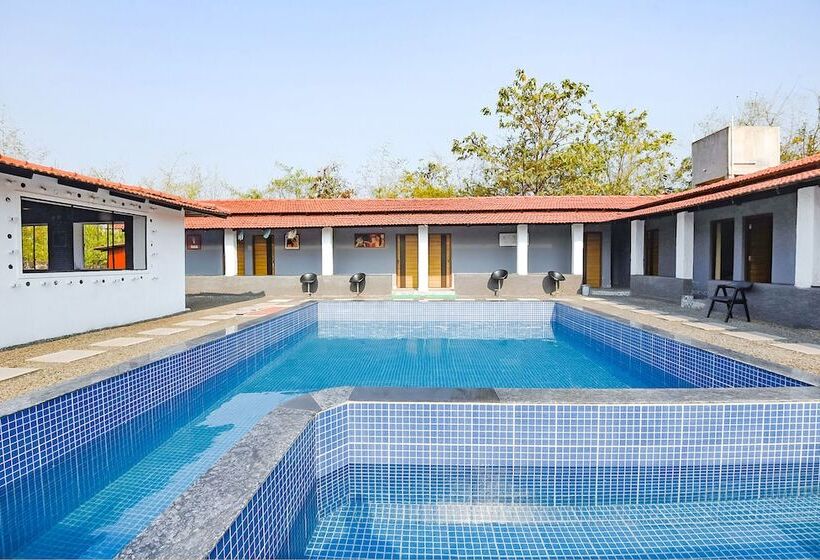 בית מלון כפרי Fabescape Kautilyaa Resort With Swimming Pool