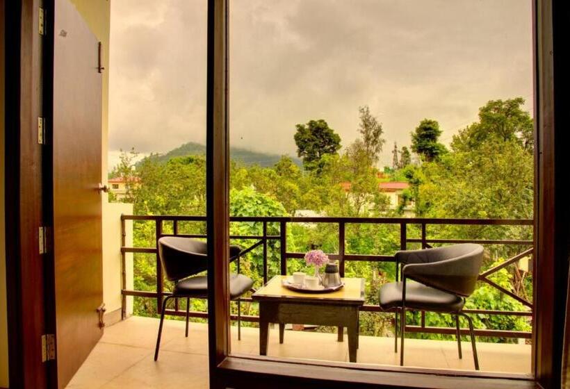 ホテル Goroomgo Luxury Palm Bhimtal   Luxury Room   Excellent Customer Service   Best Seller
