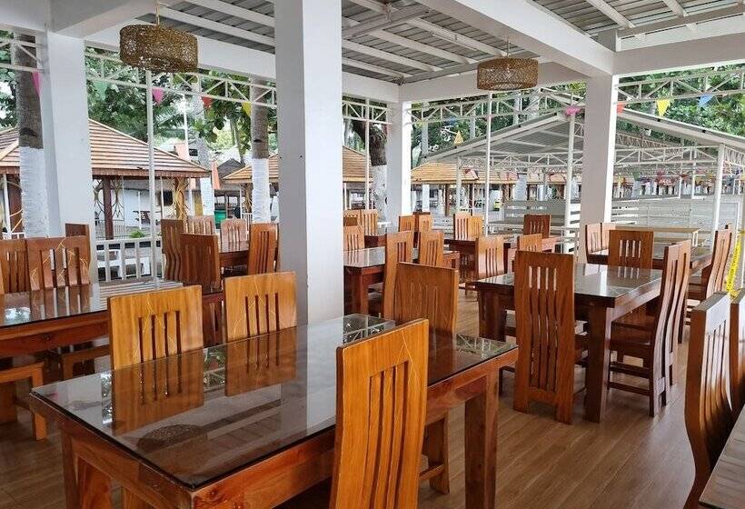 فندق Villa Excellance Beach And Wave Pool Resort