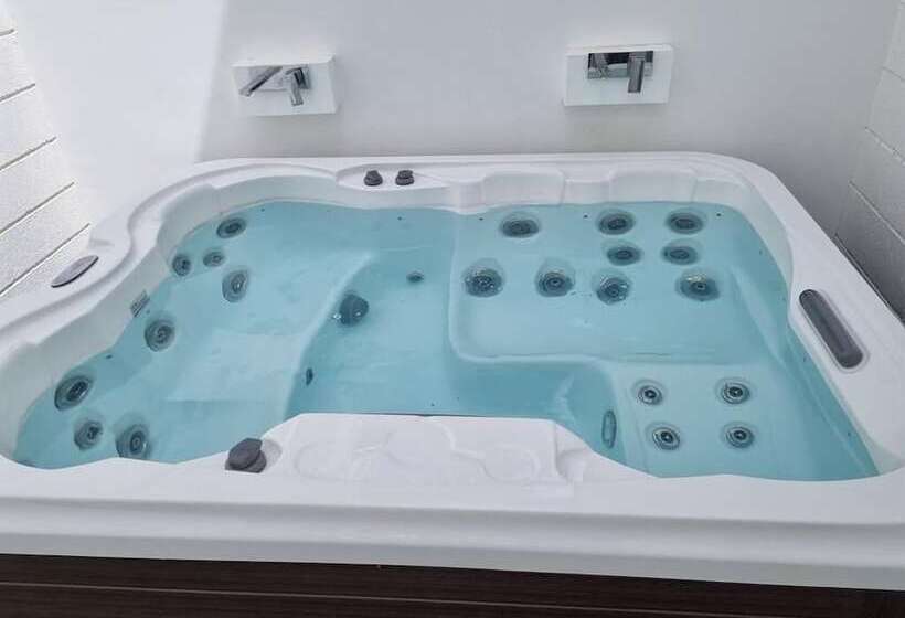 فندق Villa Excellance Beach And Wave Pool Resort