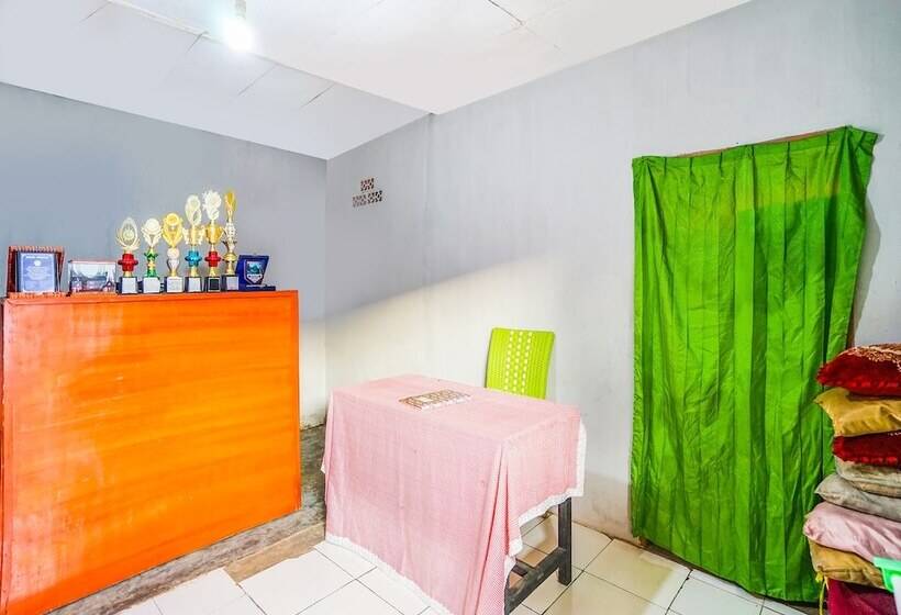 فندق Oyo 90194 Wisma Ria