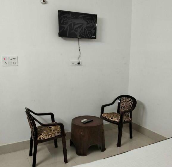 فندق Oyo Dhariwal  And Residency