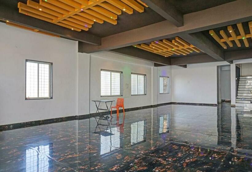 בית מלון כפרי Oyo Flagship 88826 Pruthvi Lodging