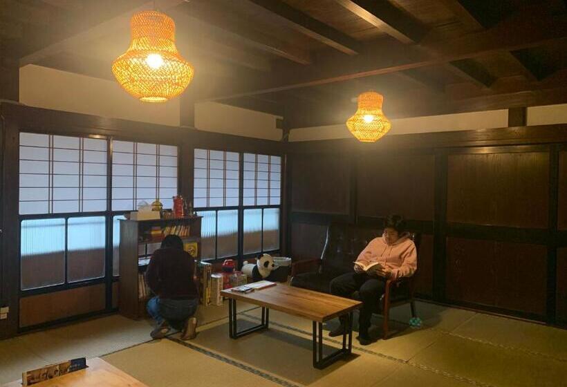 Pensión 古民家ゲストハウス結舎 Yuinoya
