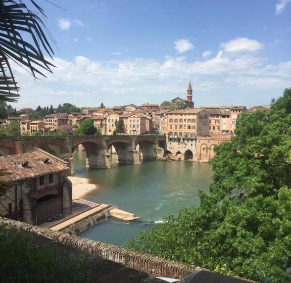 تختخواب و صبحانه Comfort And Fab Views