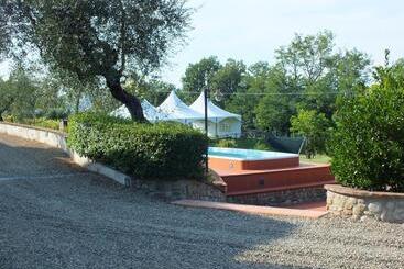 هتل Agriturismo Ai Mandrioli