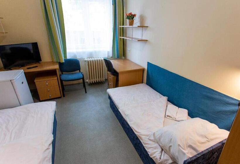 Pd Hostel