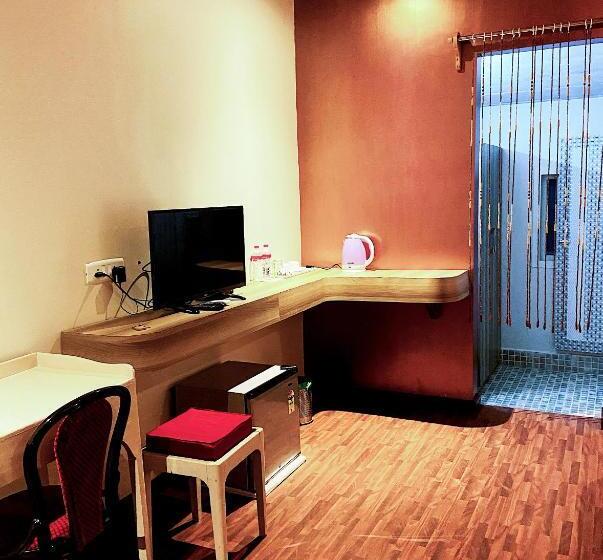 אתר נופש La Nicholas Lake View By Summit Hotels