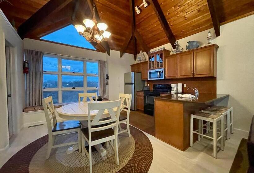 Townhouses & Captain S Quarters