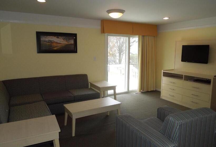 Townhouses & Captain S Quarters