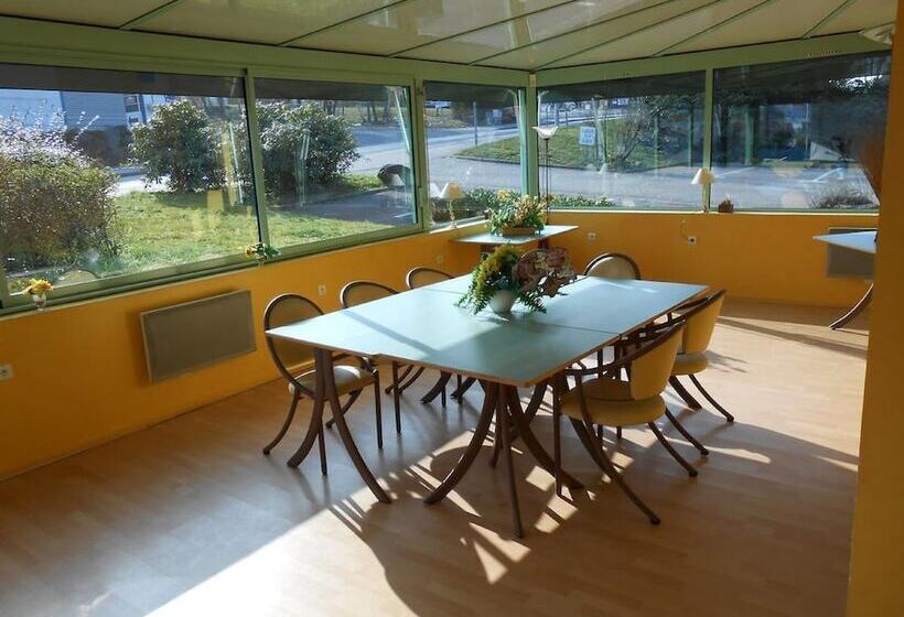 בית מלון כפרי Fasthôtel Limoges Nord   Fh Confort