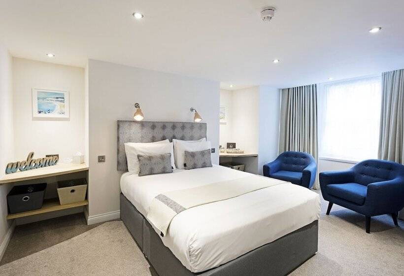 Andover House Hotel & Restaurant   Adults Only