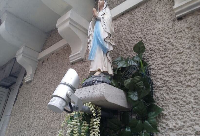 هتل Au Berceau De Bernadette