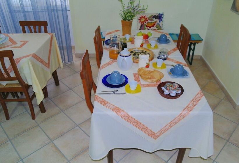 هتل Bed And Breakfast Oliena