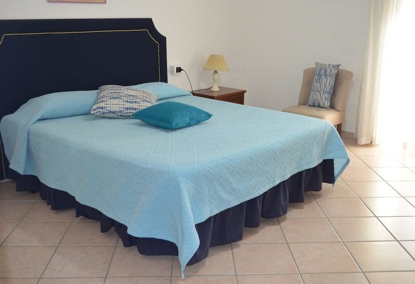 هتل Bed And Breakfast Oliena