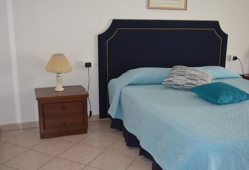 هتل Bed And Breakfast Oliena