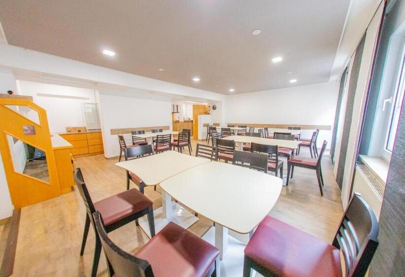 Отель Centro Furth Nurnberg